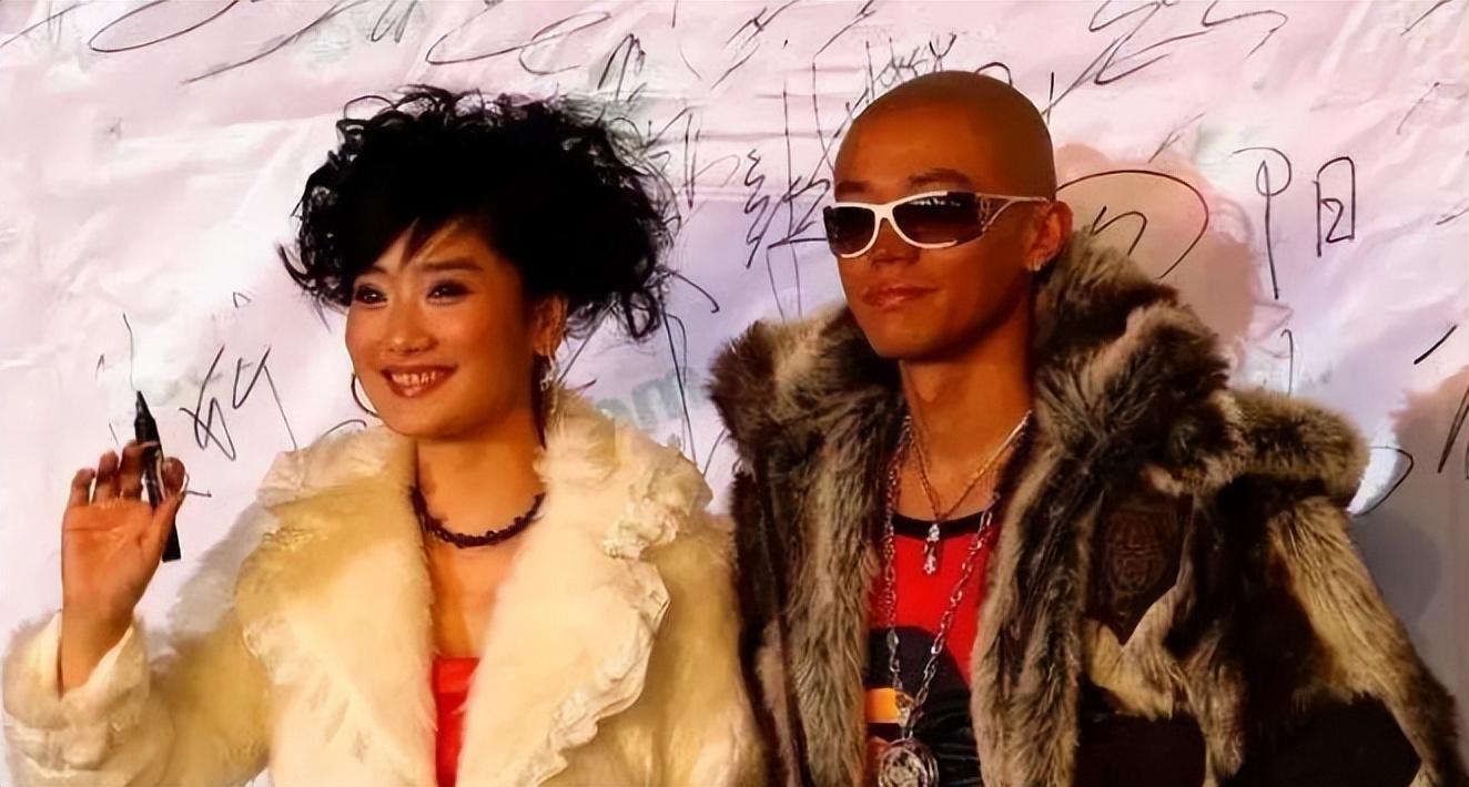 凤凰传奇55分账25年 不仅有曾毅的委屈 更有玲花的"跋扈"