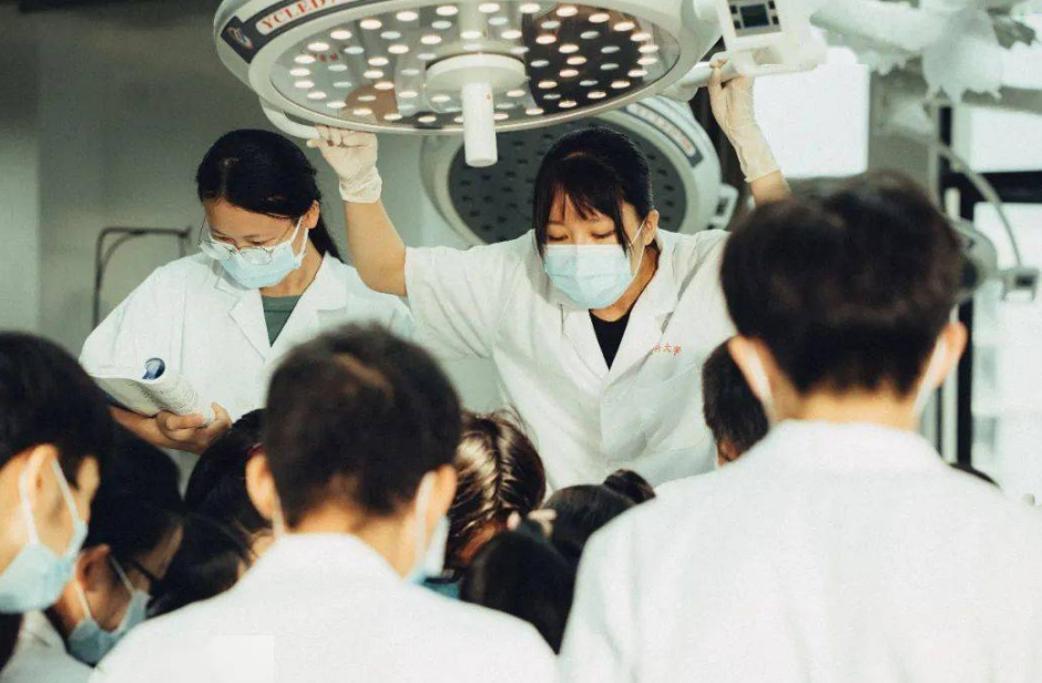 本科生|“研究生”和“本科生”的区别,4张图给出答案,差距不是一点点