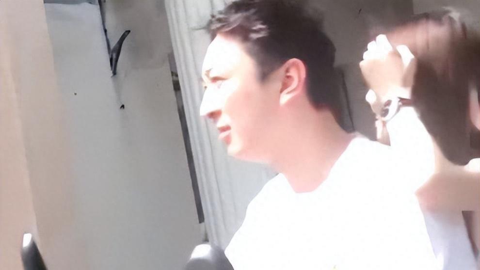 王思聪晒出泡妞聊天记录：我喜欢你穿这个，女主只回复两个字！