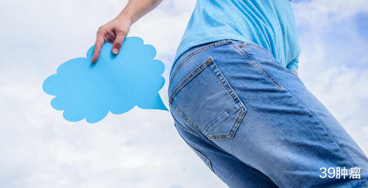 肠癌|经常放屁是身体排毒？出现2种症状需警惕，或是癌或疾病的预兆