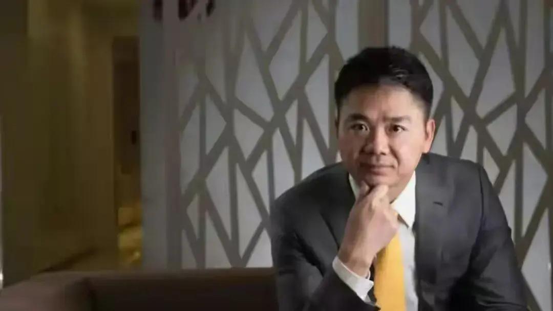 刘强东和前妻龚晓京同框，展现成熟优雅的夫妻风采