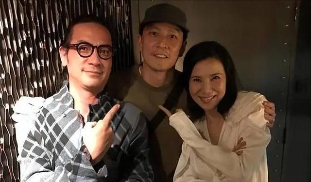 关秀媚|57岁关秀媚：放弃大导演王晶后，与小7岁男友同居17年未婚无子