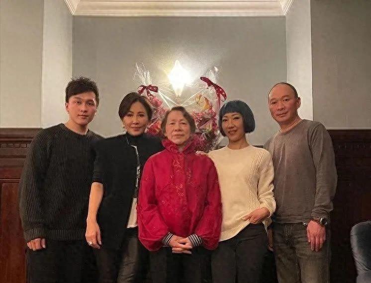 刘嘉玲丁克后现状曝光,欲把八亿身家给侄子,如今后悔已经晚了