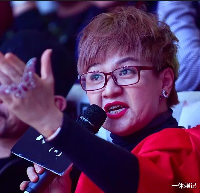 现场被柯以敏收徒后,李炮儿的难言之隐,在评论区体现得淋漓尽致