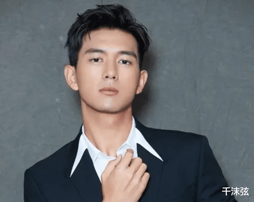 李现疑恋情曝光!女网红离异带娃超火辣,频繁一同出游,爱称亮了