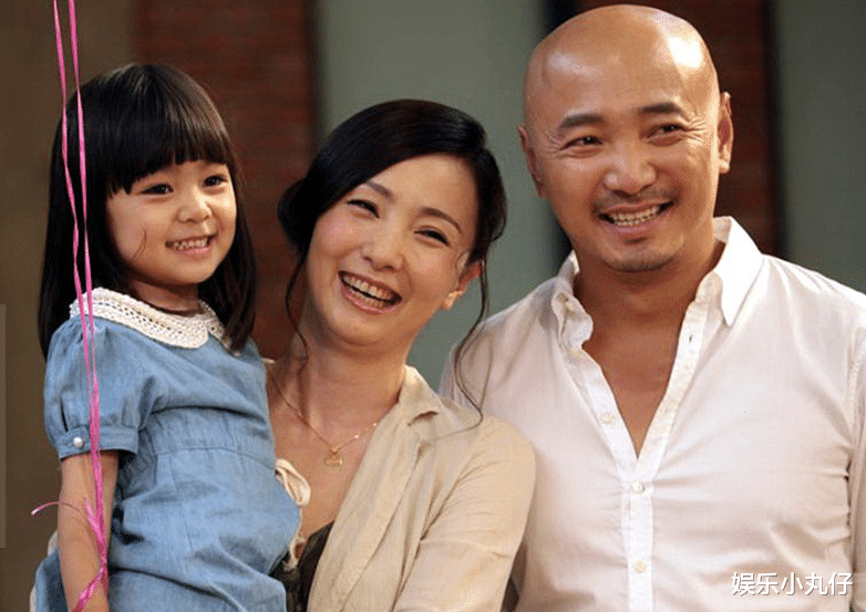 徐峥|徐峥妻女现身英国！陶虹满身淤青模样大变，挥金如土被疑带钱跑路