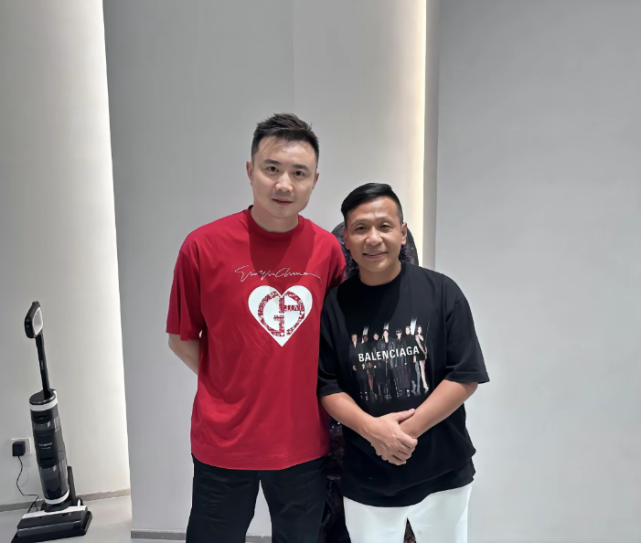 赵本山|章子怡前往赵本山家中欢聚,满面红光显醉意,小蛮腰抢镜十足!