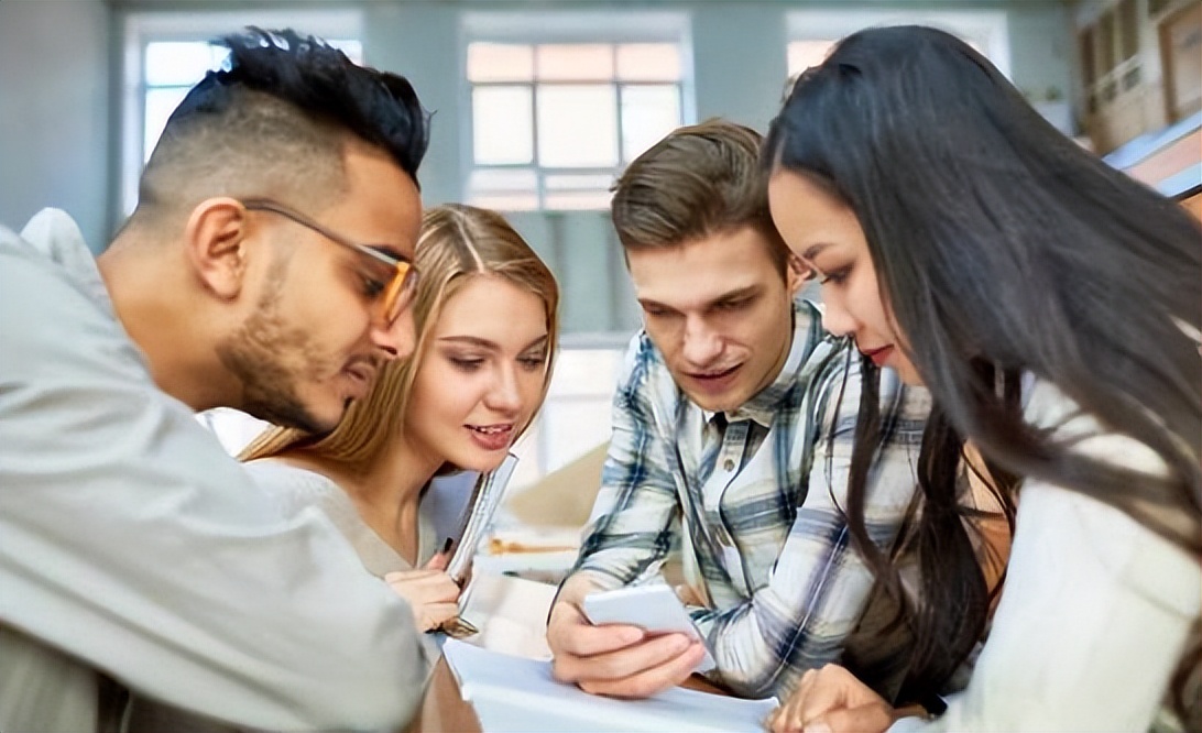 人际关系|行走职场,“睁一只眼闭一只眼”的几件事,人际关系会上一个台阶