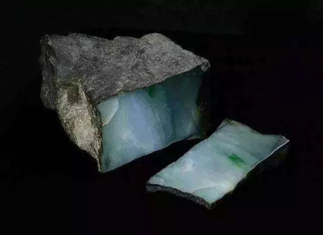 翡翠手镯|从翡翠原石到翡翠手镯,要经过哪些工序?