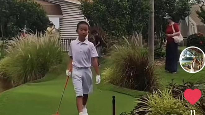 60岁演员高曙光妻儿定居泰国！7岁儿子学游泳打高尔夫，长相随爹