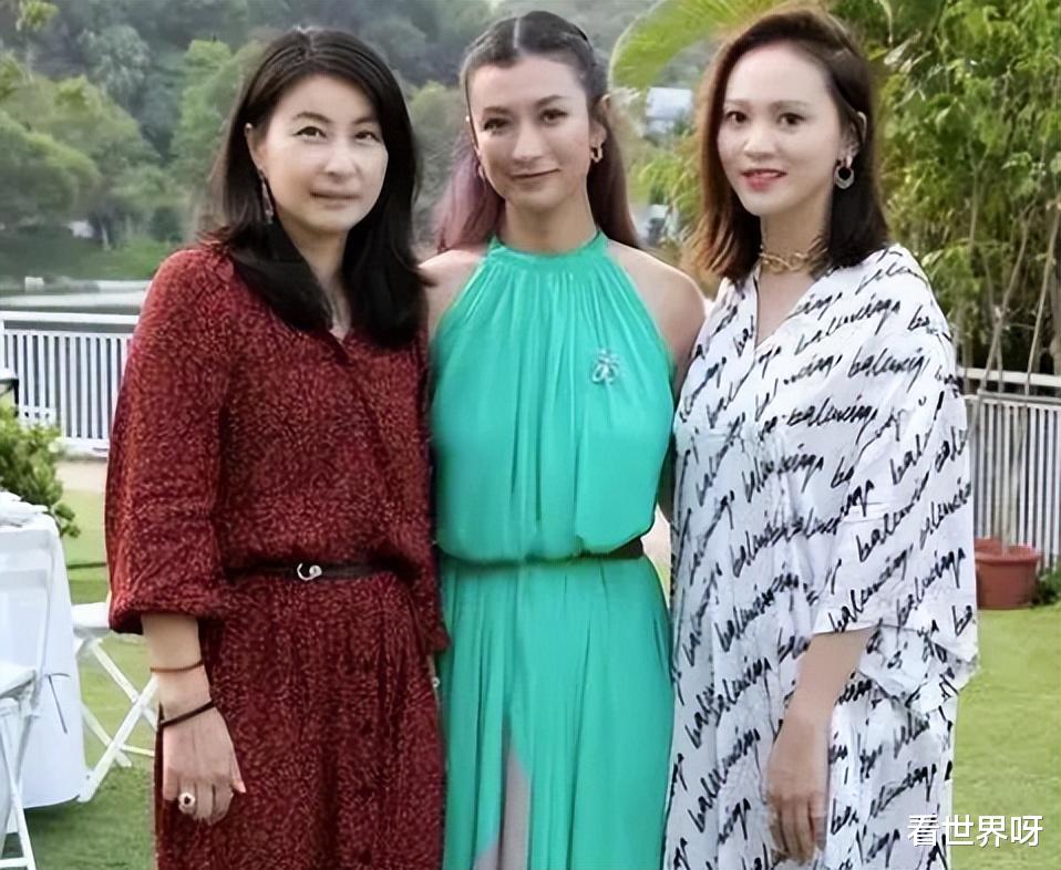 明星|一场明星与名流的合照,把艺人在上流圈的地位照的“体无完肤”