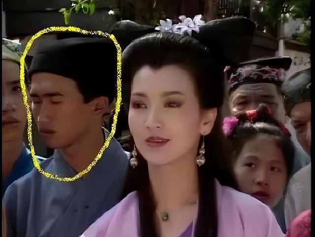 《新白娘子传奇》中的穿帮镜头,简直太搞笑,看这么多年都没发现