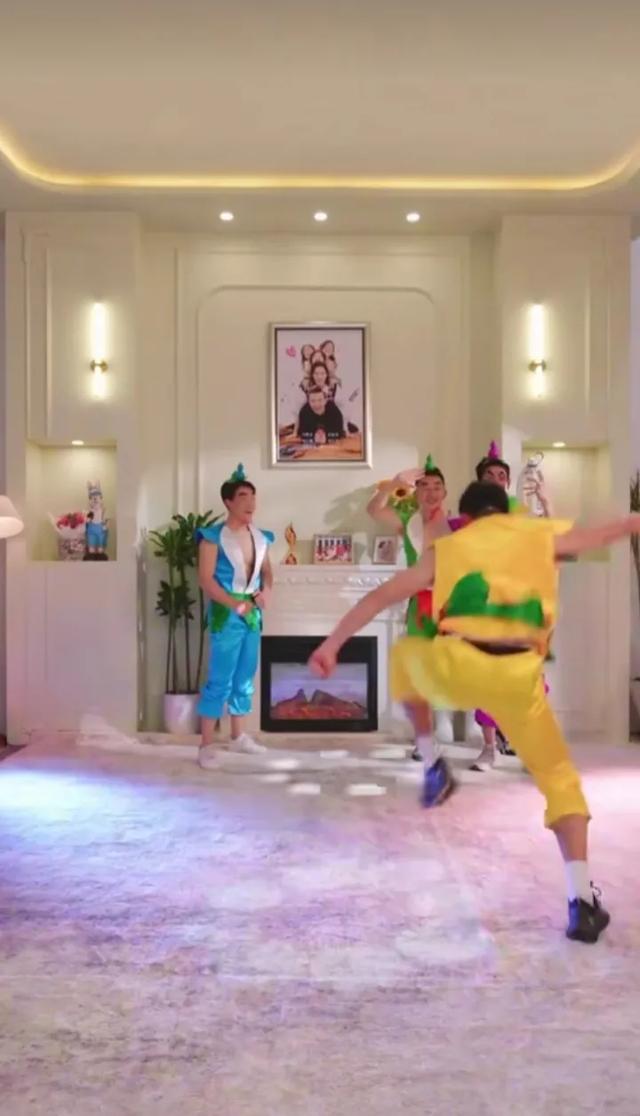 刘畊宏直播间人气从100万暴跌至6万,就这还有僵尸粉,被资本抛弃