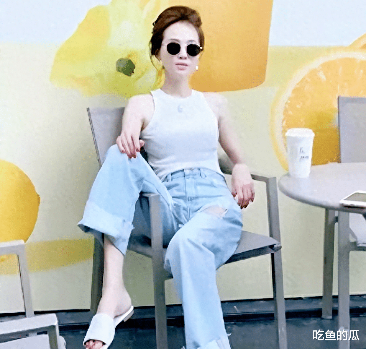 恒大歌舞团私照流出，细腰身，丰腴迷人，网友：还是有钱人会玩