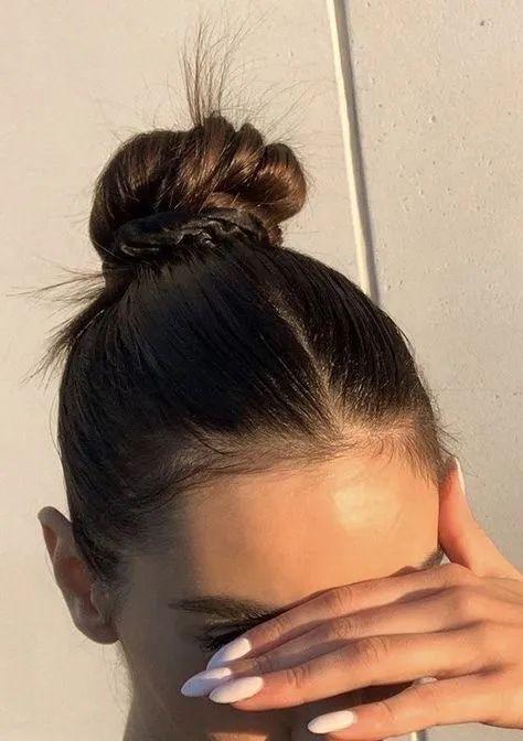 伊能静 梳丸子头不好看，是发缝没分对？