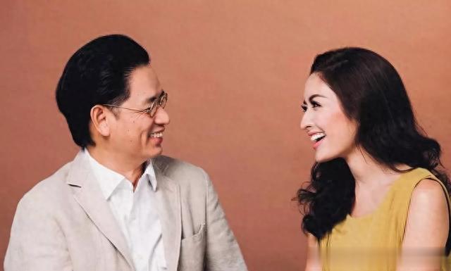 泰国女神aff父亲癌症去世！“绯闻男友”皮塔送花圈，前夫也亮相