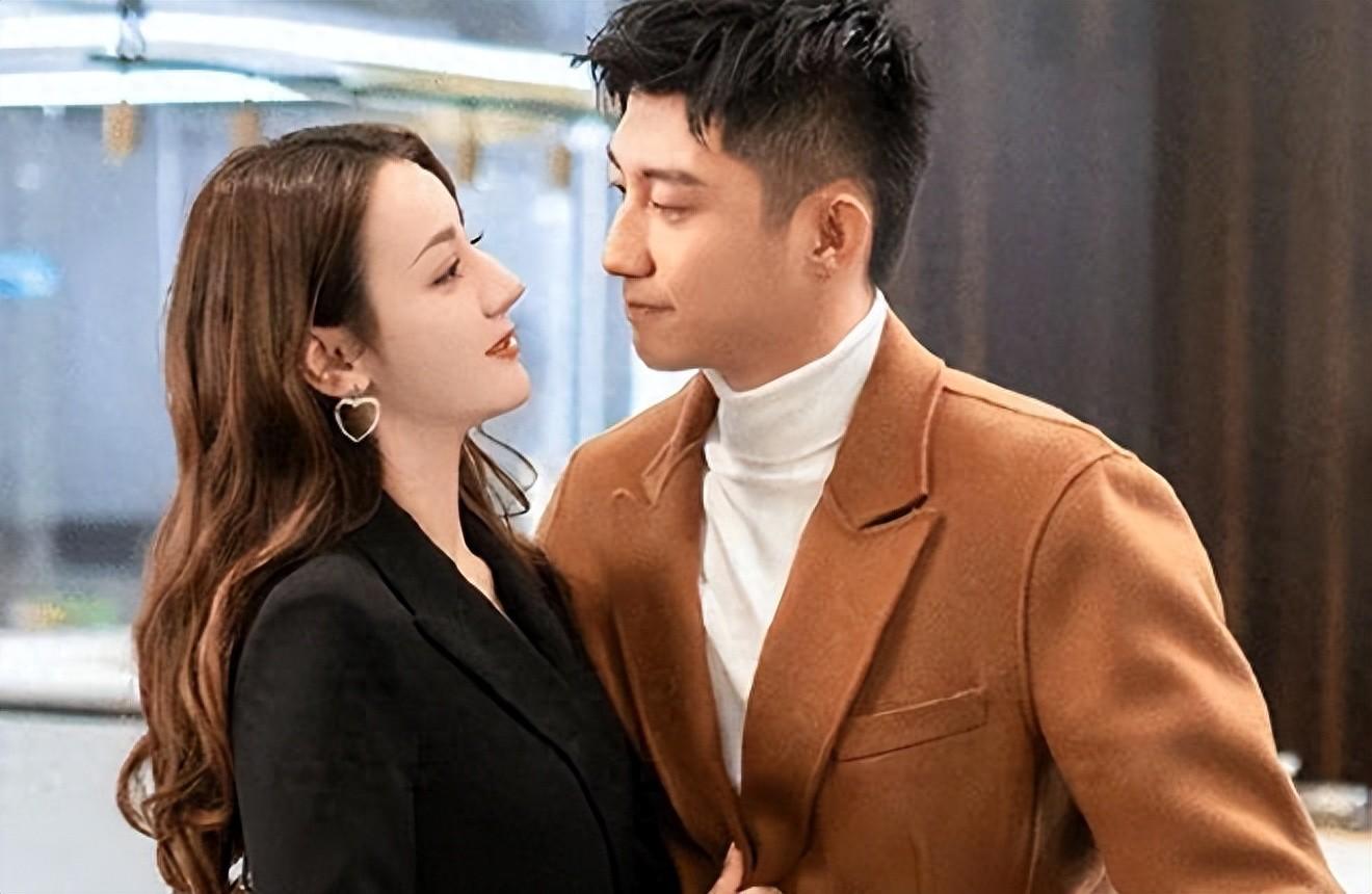 黄景瑜前妻晒聊天记录,“热带鱼”恋情,到底是真是假?