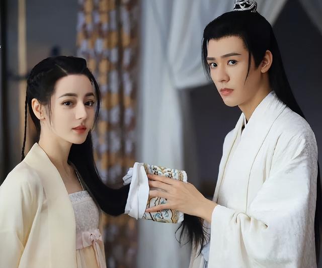 《山河令》下架两年，龚俊一扑再扑，周也连续小爆，而他没戏拍了