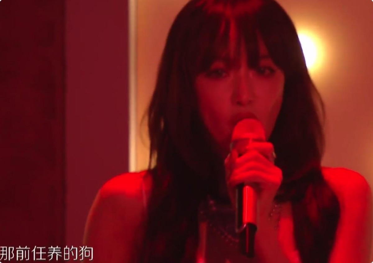 央视这一夜，刘涛的“水桶腰”，高叶的“大圆脸”，是对内娱畸形审美的反击