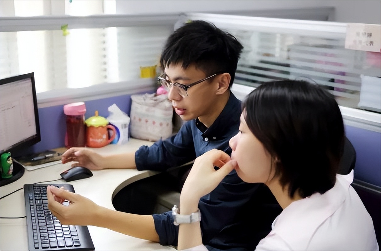 秋招|就业形势逐渐回暖，23届学生却无处诉苦：谁能理解我们的处境？