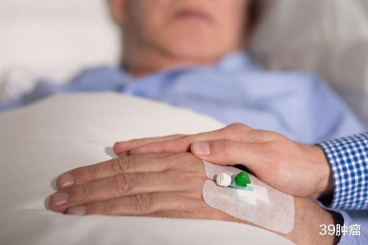 癌症不是突然“造访”,好心提醒:身体出现6种小病,要引起重视