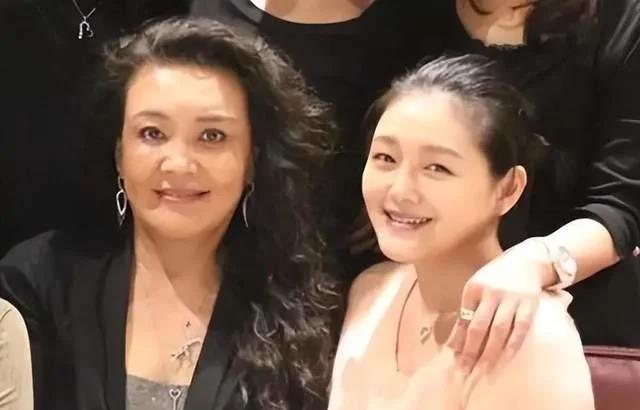 张兰|张兰春节一波三折，护子言论惹争议，麻六记菜品卫生状况堪忧