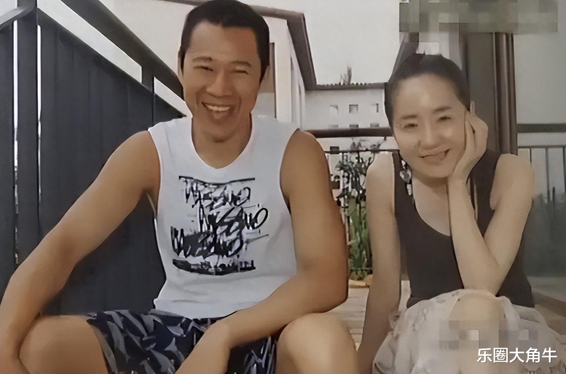 “硬汉”张丰毅,二婚娶小12岁霍凡,28年宠妻成宝,两人至今无子