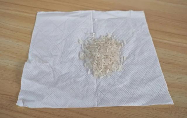美食教程|买大米时,带上一张纸巾,大米好不好一试就知道了,真的太厉害了