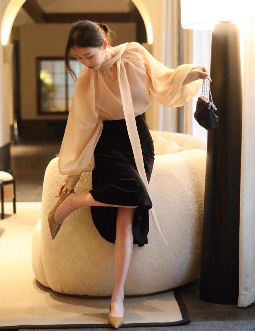 穿衣搭配|选对了衣服，让你在“职场”脱颖而出，彰显简约高级的时尚魅力