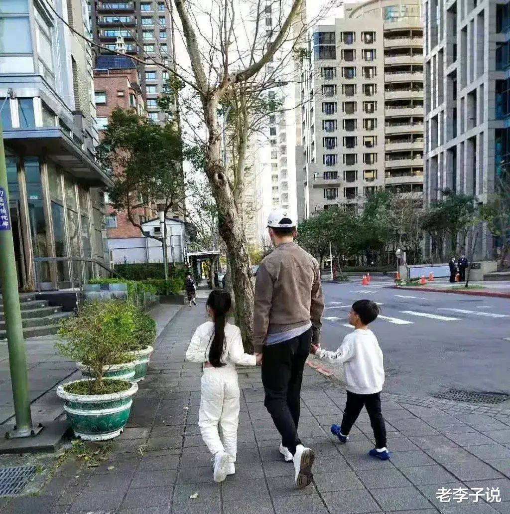 张继科|汪小菲抵达台北，一双儿女近照曝光！！