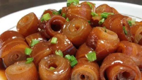 红烧猪皮|气血不足常吃这道菜，增强免疫力！简单一拌就上桌~