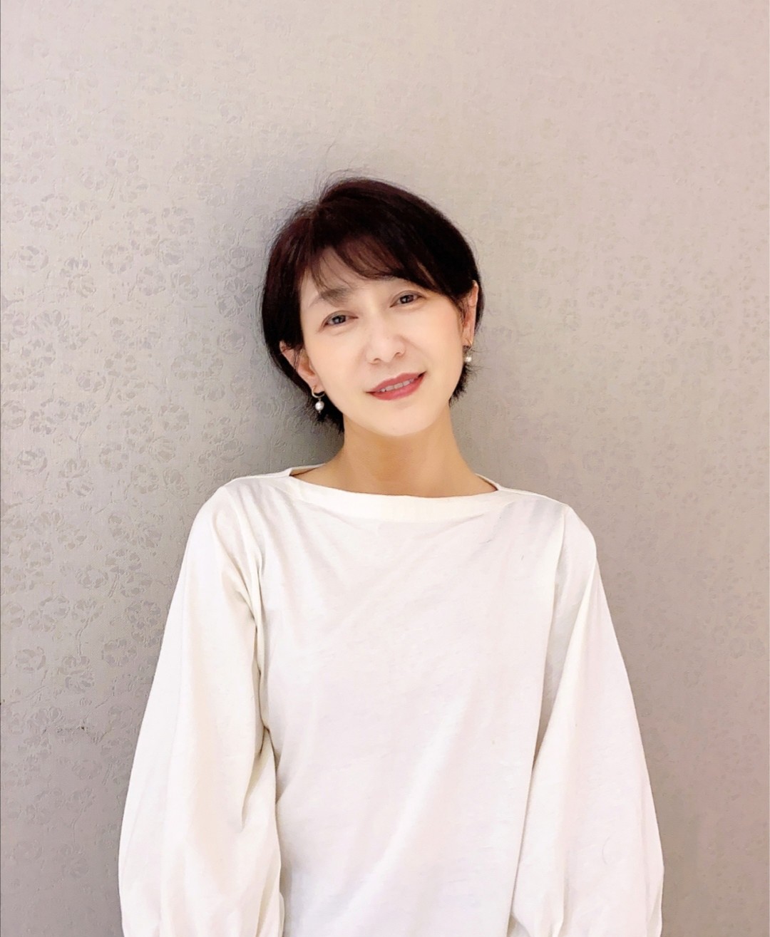 短发 女人不管多大年纪，一定要剪一次露耳短发，大气利落又有高级感