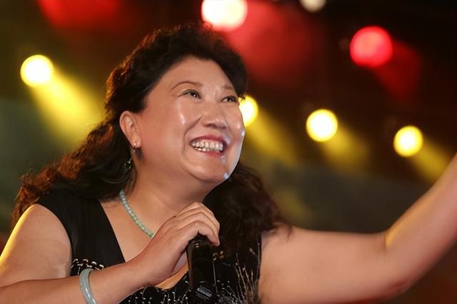 高秀敏|回溯赵本山、高秀敏的恩怨始末，称霸春晚的黄金搭档为何走向决裂