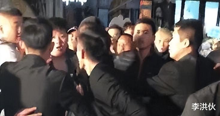 演唱会|黄牛党有多赚钱?周杰伦演唱会一票难求,陈奕迅直言想去当黄牛