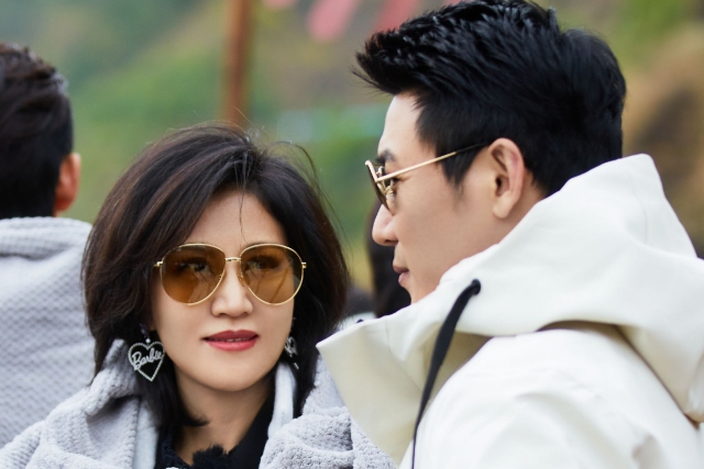 瑞镇的家|妻子的浪漫旅行: 女明星人均班干部,郑钧先怂后刚被制裁