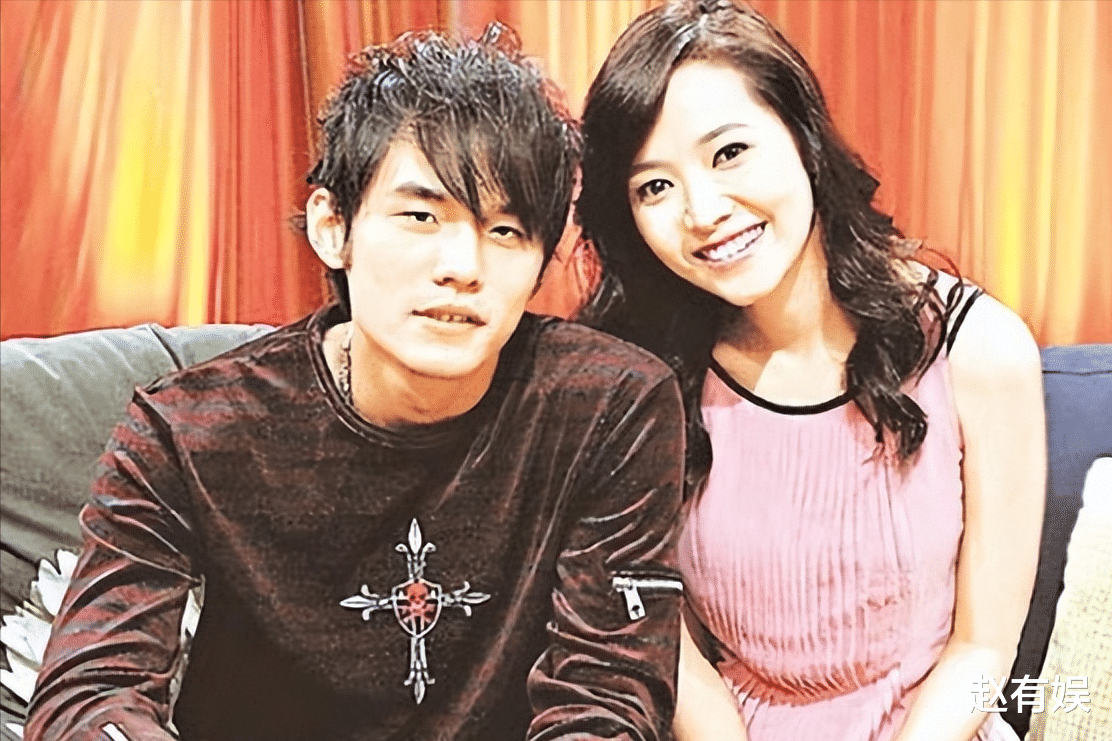 曝歌坛已婚顶流出轨!爱妻是人设演唱会爆满,恐牵连薛之谦周杰伦