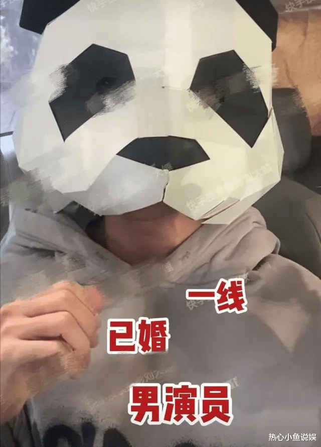 曝二字影帝出轨，在KTV卫生间与嫩模亲热，被服务员撞见一丝不挂