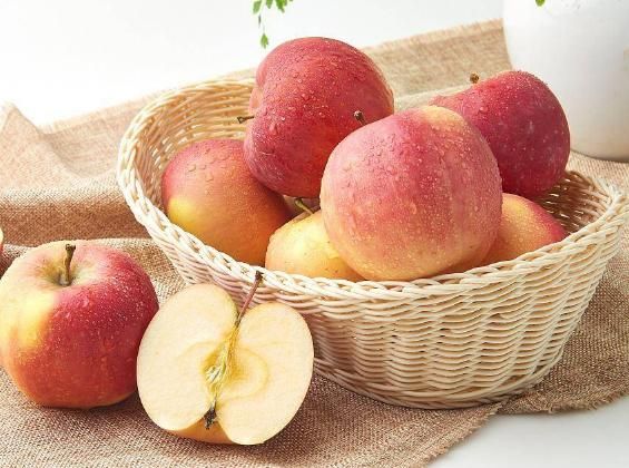 温阳|苹果是胃病的“催化剂”？医生：保护胃部，这8种水果不妨多吃些