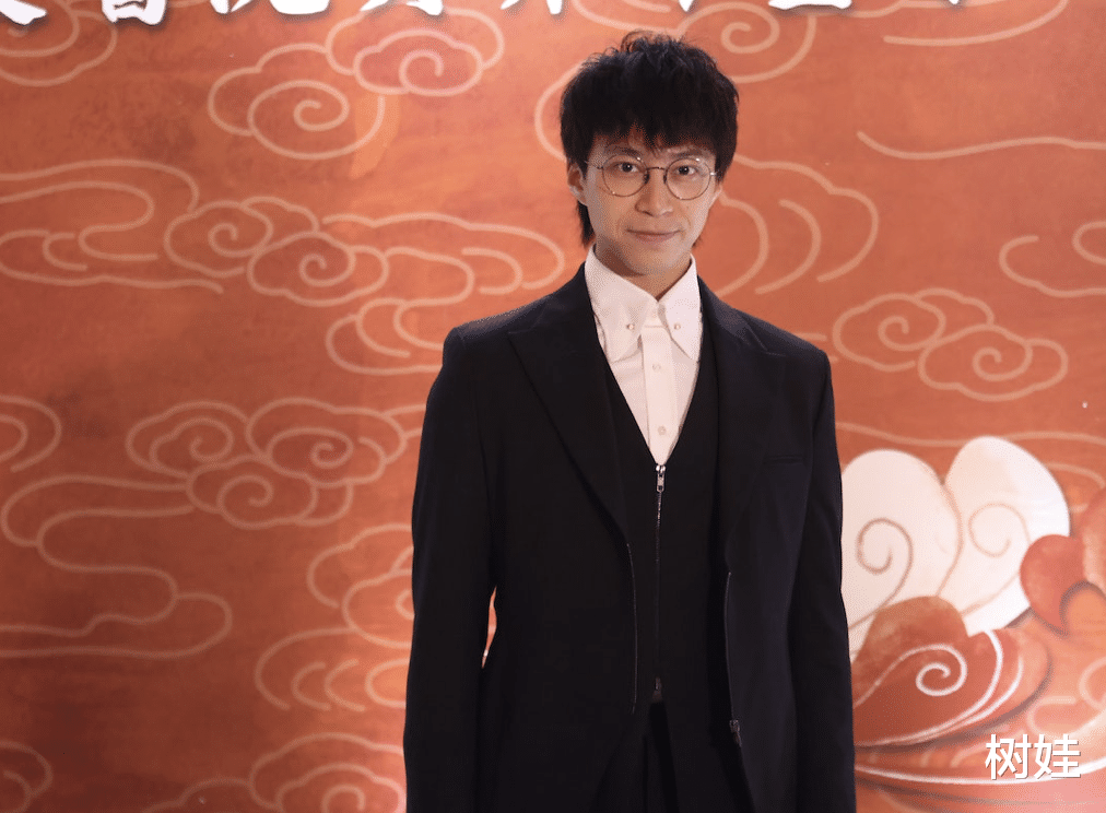 33岁TVB艺人娶日本女友,拒绝移民国外,称在当地只能做便利店员