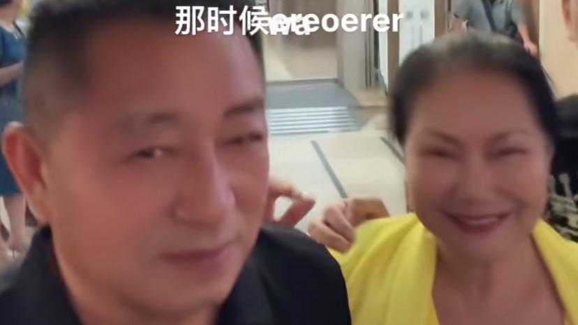 汪小菲携父亲现身台湾省，S妈亲自接待尽显热情，网友：心疼兰姐