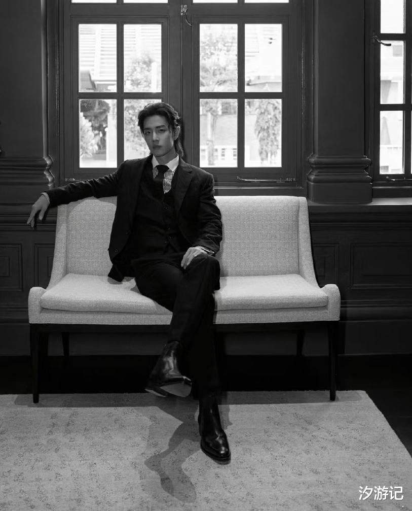 跨年晚会|肖战太卷了，跨年晚会出现“乌龙事件”，自掏腰包给粉丝报销费用