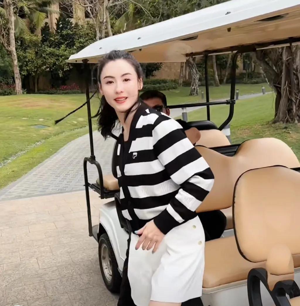 黄宗泽|42岁张柏芝,最新路透,美回巅峰时期