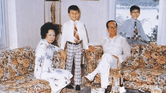 香港小姐|1989年跨年夜，李嘉诚带“最美港姐”悄悄回家，3小时后发妻猝死