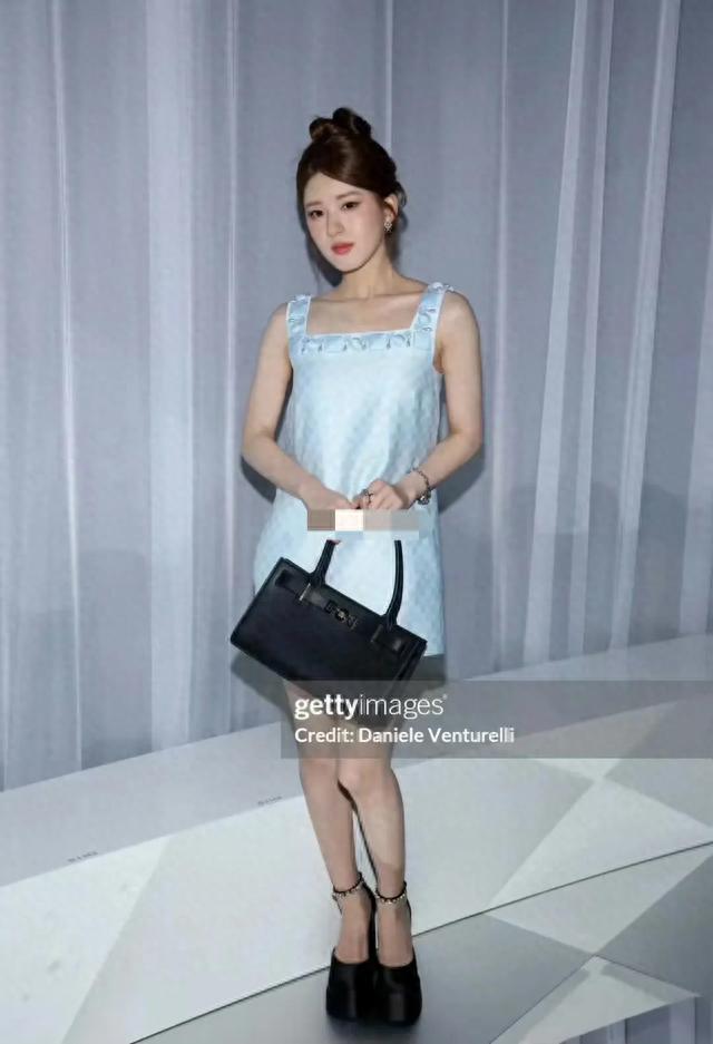 巴黎时装周：杨紫摆脱了四普败北的定局，但看秀还得是85花