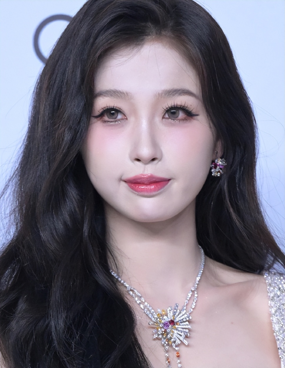 北京这一夜,47岁舒淇用珠圆玉润的身材,给白幼瘦女星上了一课