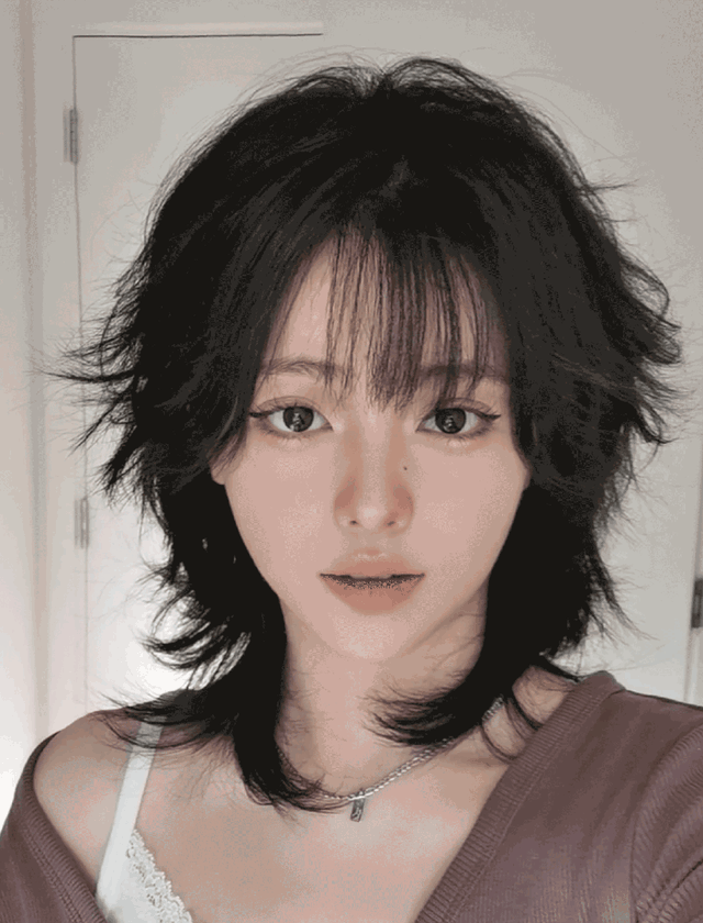 Lisa怎么大变样了？新发型丑到根本认不出