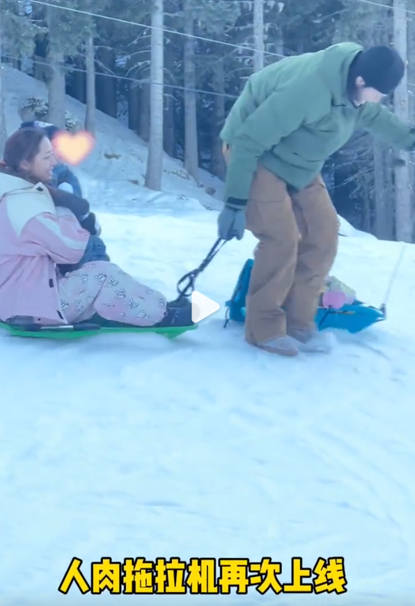 郭碧婷向佐法国滑雪,俩娃罕露正脸,女儿穿汉服,弟弟长得像妈妈