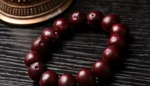 沉香木|这些能出玻璃底的玩物,你有几件?