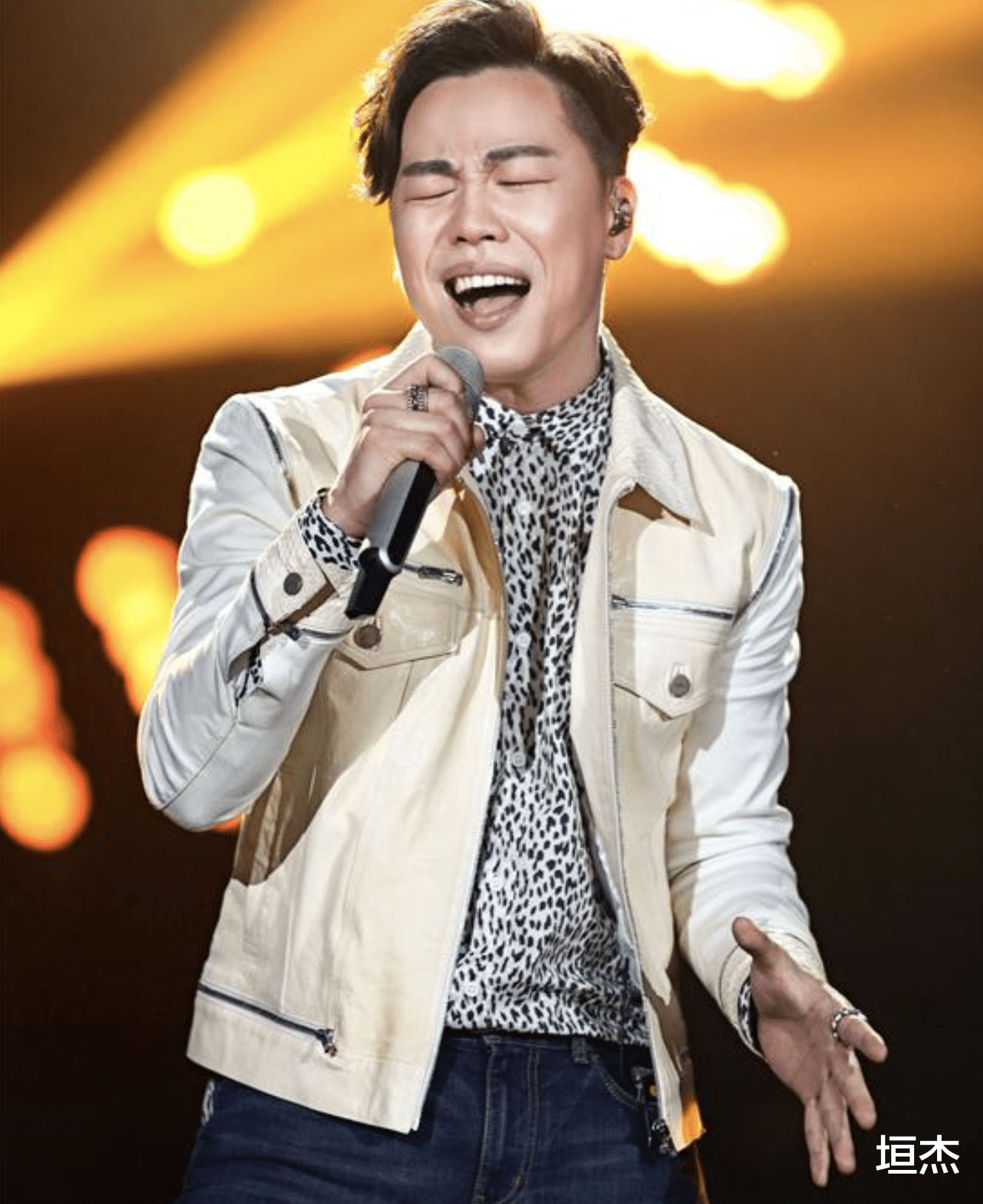 撞脸|8对“撞脸”的明星,一个“洋气”一个“土气”,颜值差距太大了