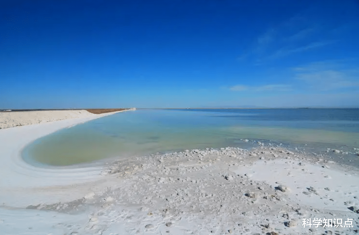 察尔汗盐湖|中国最值钱的湖泊：需要24小时看守价值超12万亿，到底有何特别